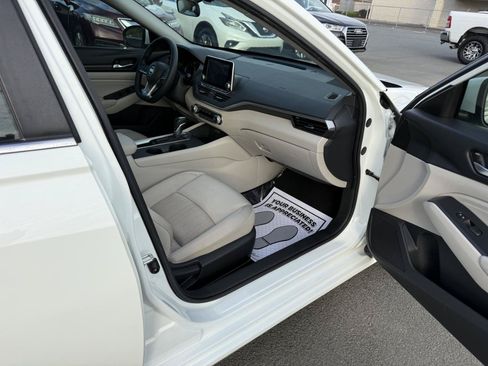 Used 2020 Nissan Altima 2.5 S FWD image 13