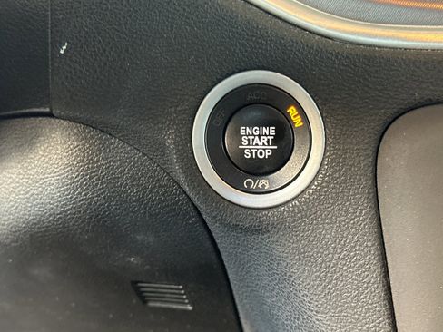 Used 2021 Dodge Charger SXT w/ Leather Interior Group image 21