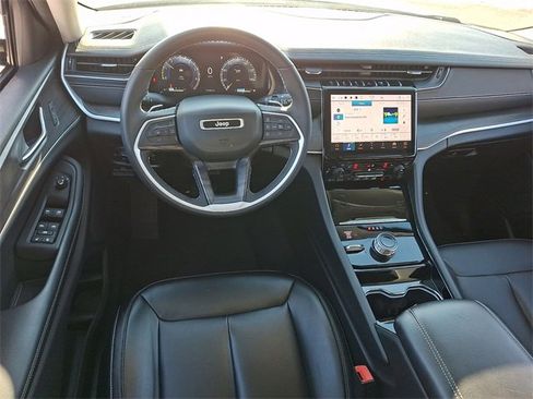 Used 2023 Jeep Grand Cherokee L Limited image 12