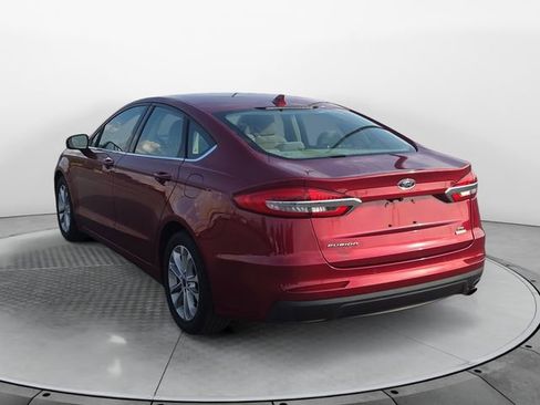 Used 2019 Ford Fusion SE FWD image 3