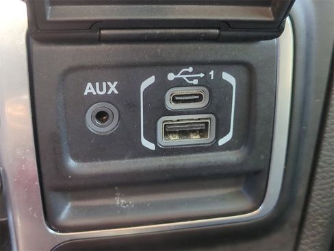 Used 2023 Jeep Gladiator Sport image 24