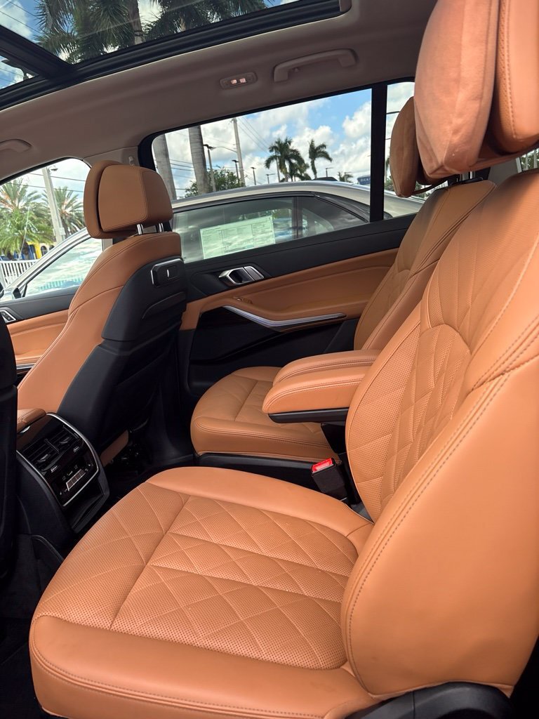 Certified 2024 BMW X7 xDrive40i w/ Climate Comfort Package AWD/4WD image 6