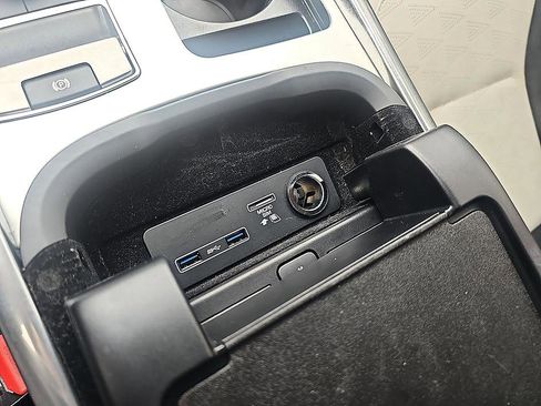 Used 2020 Land Rover Range Rover Sport SVR image 25