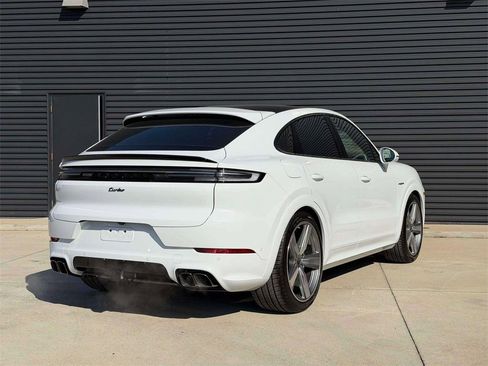 New 2026 Porsche Cayenne Turbo AWD/4WD image 7