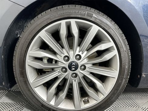 Used 2020 Kia Cadenza Limited image 33