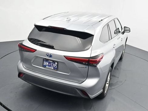 Used 2021 Toyota Highlander LE FWD image 14