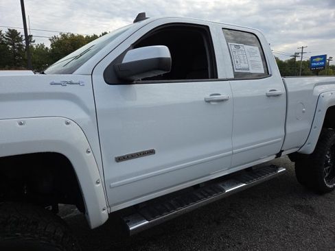 Used 2018 GMC Sierra 1500 SLE image 30