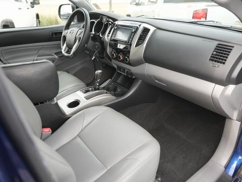 Used 2014 Toyota Tacoma PreRunner image 17