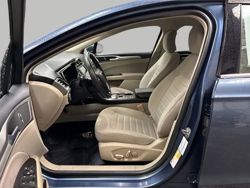 Used 2019 Ford Fusion SE image 9