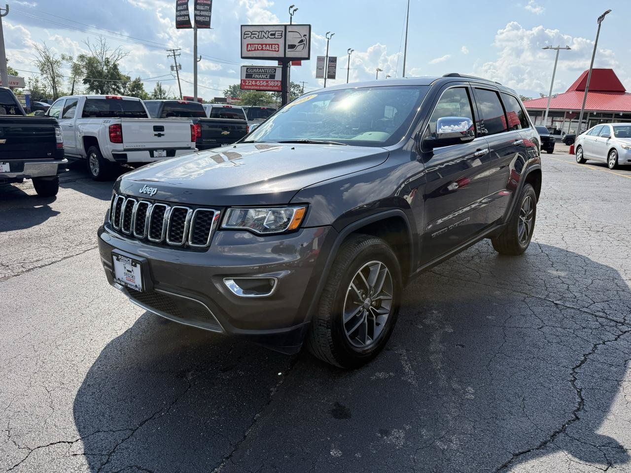 Used 2018 Jeep Grand Cherokee Limited w/ Trailer Tow Group IV AWD/4WD image 3