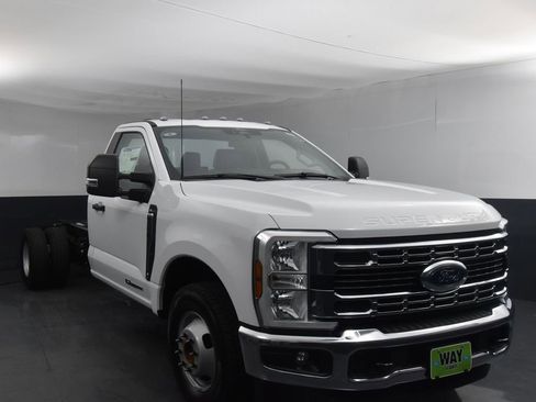 New 2024 Ford F350 XL w/ XL Chrome Package image 8
