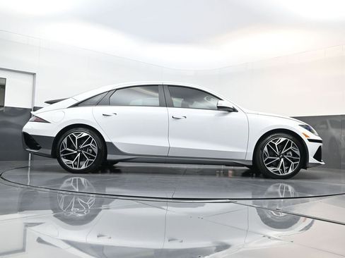 Certified 2024 Hyundai Ioniq 6 SEL image 16