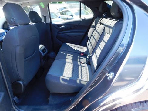 Used 2018 Chevrolet Equinox LT w/ Sun & Infotainment Package FWD image 7
