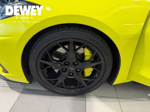 Used 2022 Chevrolet Corvette Stingray Premium Conv w/ Z51 Performance Package RWD image 33