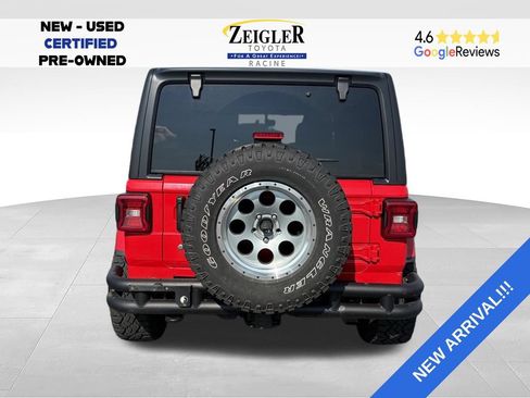 Used 2019 Jeep Wrangler Unlimited Sahara AWD/4WD image 5