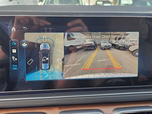 New 2026 Mercedes-Benz GLS 580 4MATIC image 28