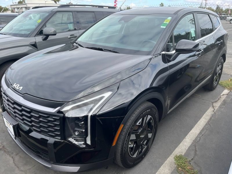 Used 2026 Kia Sportage LX FWD image 2