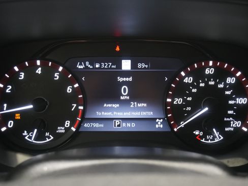 Used 2023 Nissan Frontier PRO-4X w/ Technology Package AWD/4WD image 17