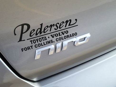 Used 2022 Kia Niro LXS image 9