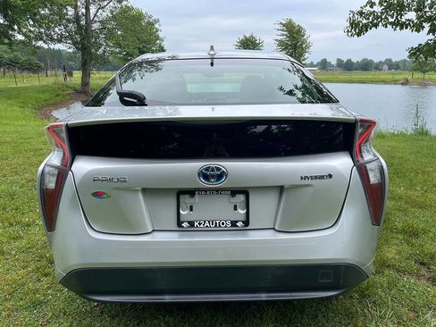 Used 2016 Toyota Prius Two FWD image 8
