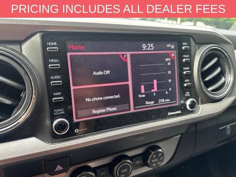 Used 2020 Toyota Tacoma SR5 AWD/4WD image 4