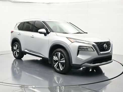 Used 2021 Nissan Rogue SL w/ Premium Package image 3