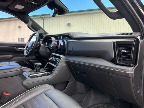 Used 2023 GMC Sierra 1500 AT4X AWD/4WD image 30