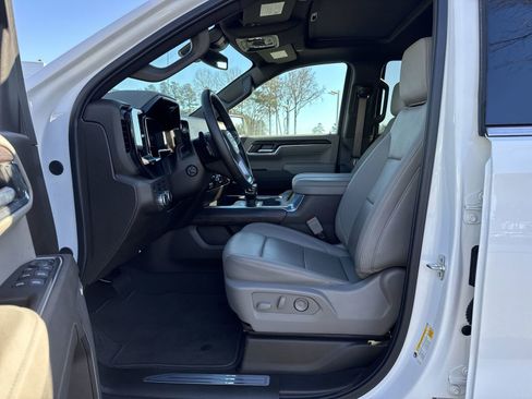 Used 2025 GMC Sierra 1500 SLT w/ SLT Premium Plus Package image 16