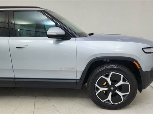 Used 2023 Rivian R1S Adventure image 7