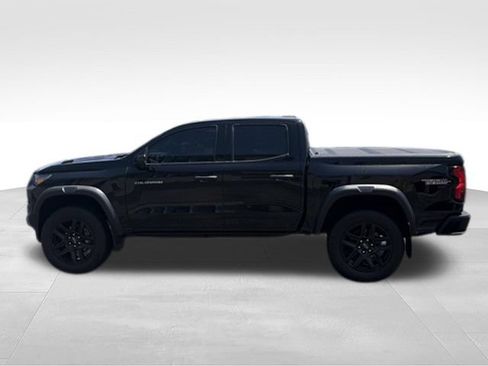 Used 2024 Chevrolet Colorado Trail Boss w/ Technology Package AWD/4WD image 5