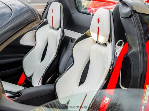 Used 2025 Ferrari SF90 Spider image 33