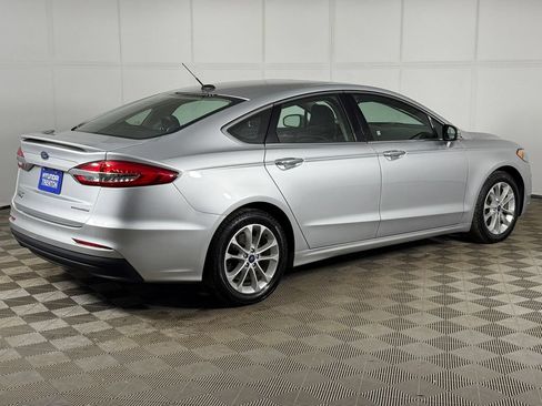 Used 2019 Ford Fusion Energi Titanium FWD image 11