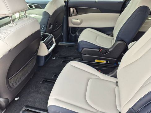 New 2026 Kia Carnival SX FWD image 12