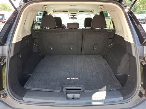 Used 2021 Nissan Rogue S image 28