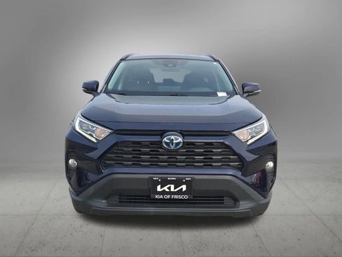 Used 2021 Toyota RAV4 XLE Premium image 9