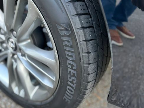 Used 2016 Toyota Camry SE image 32