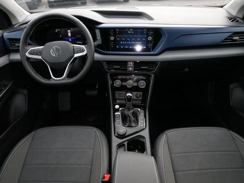 Certified 2024 Volkswagen Taos SE w/ Panoramic Sunroof Package image 10