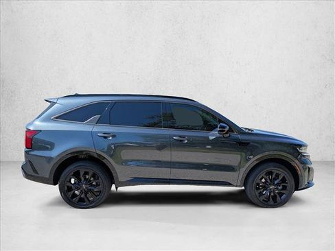 Used 2023 Kia Sorento SX AWD/4WD image 4