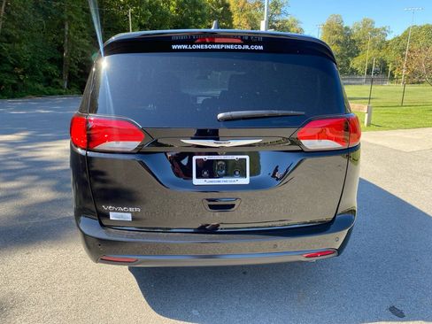 New 2026 Chrysler Voyager LX image 5