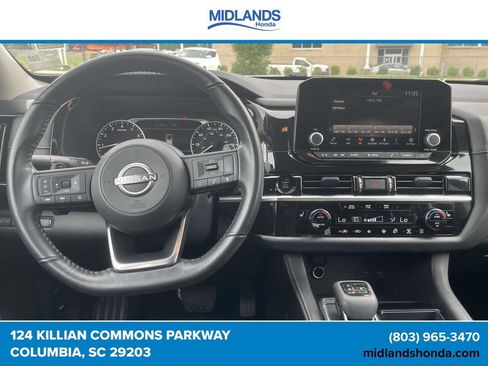 Used 2025 Nissan Pathfinder SV FWD image 12