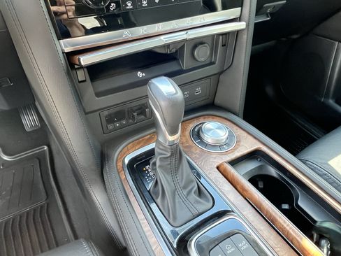 Used 2022 Nissan Armada SL AWD/4WD image 25