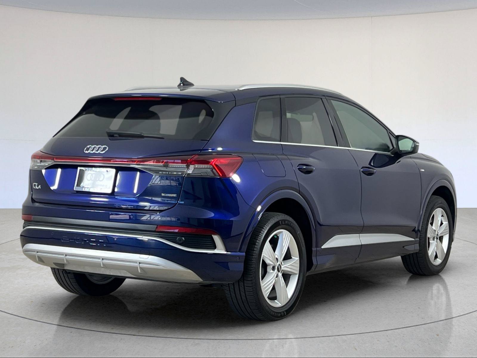Used 2023 Audi Q4 e-tron Premium Plus w/ Premium Plus AWD/4WD image 6