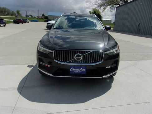 Used 2023 Volvo XC60 B5 Plus AWD/4WD image 5
