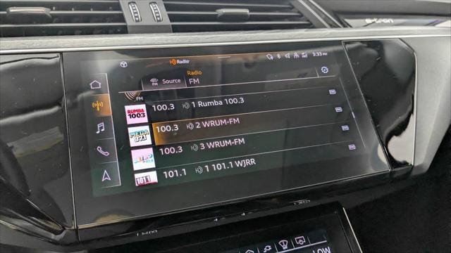Used 2021 Audi e-tron Prestige w/ Prestige Package AWD/4WD image 32