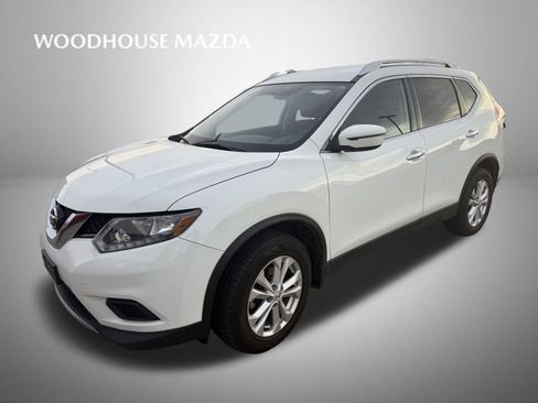 Used 2016 Nissan Rogue SV image 1