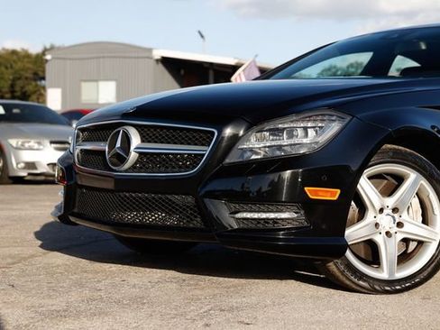 Used 2012 Mercedes-Benz CLS 550 4MATIC w/ Premium I Pkg image 36