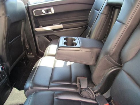 Used 2023 Ford Explorer XLT w/ Equipment Group 202A AWD/4WD image 28