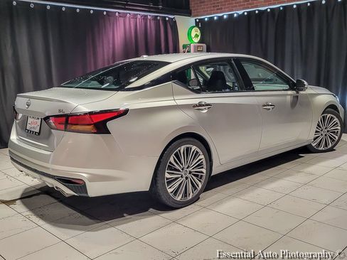 Used 2023 Nissan Altima 2.5 SL FWD image 11