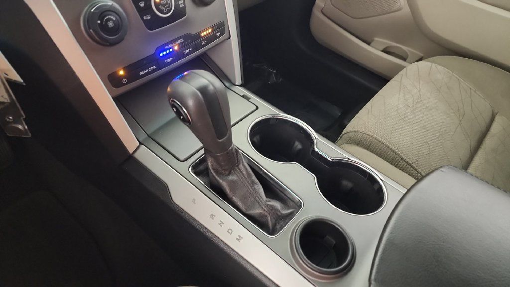 Used 2015 Ford Explorer FWD image 18