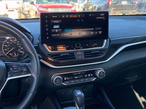 Used 2023 Nissan Altima 2.0 SR image 14